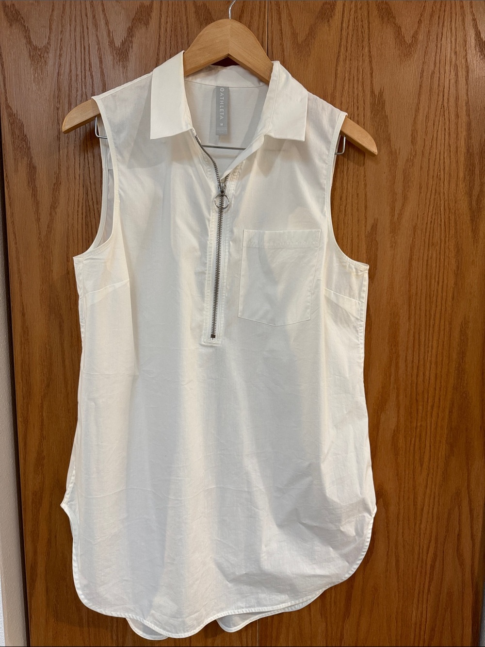 Athleta zip front sleeveless tunic shirt
